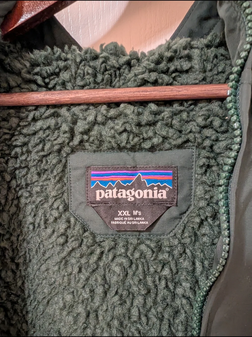 Patagonia Men's Hooded Jacket in Dark Green